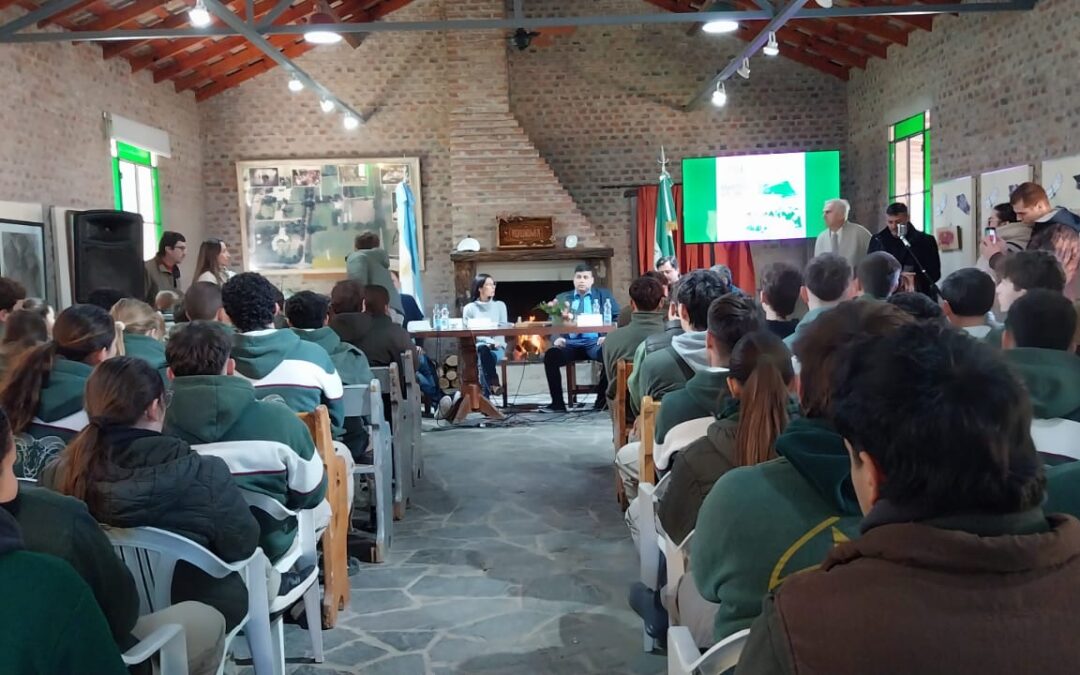 Debate democrático en el CAR
